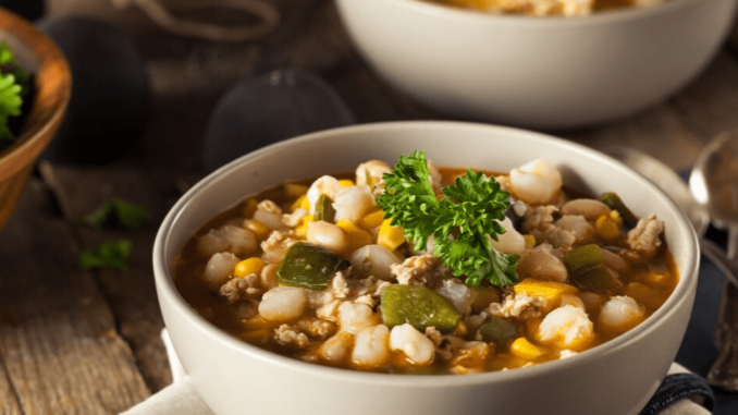 chickenchili-min-Healthylivinglinks Two bowls of chicken chili soup