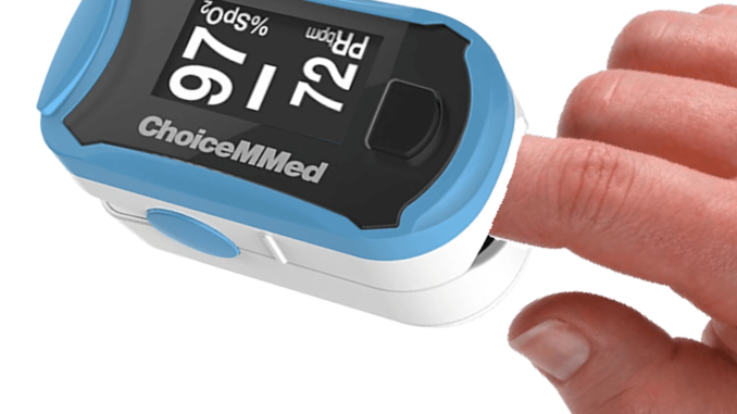 Oximeter with brand of ChoiceMMed with blue color